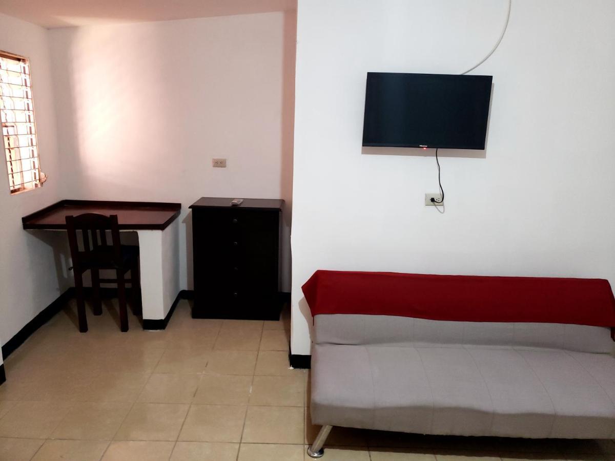 Judys Home - Bed And Breakfast Retalhuleu Exterior foto